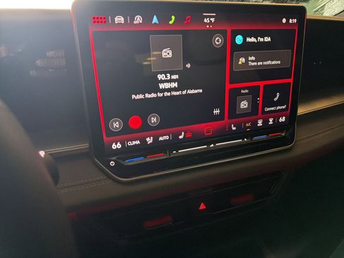 Used 2025 Volkswagen Tiguan SE R-Line image 20