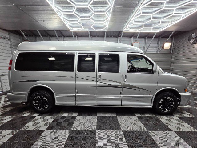 Used 2017 GMC Savana 2500 Extended RWD image 10