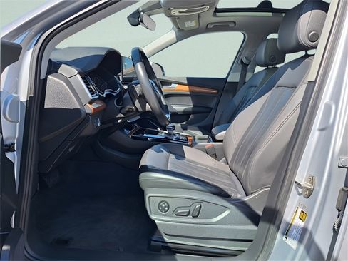 Used 2021 Audi Q5 2.0T Premium w/ Convenience Package image 12