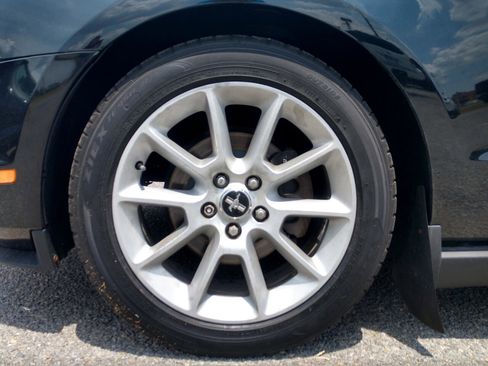 Used 2010 Ford Mustang Coupe image 10