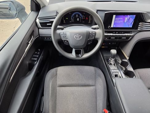 Used 2025 Toyota Camry LE FWD image 14