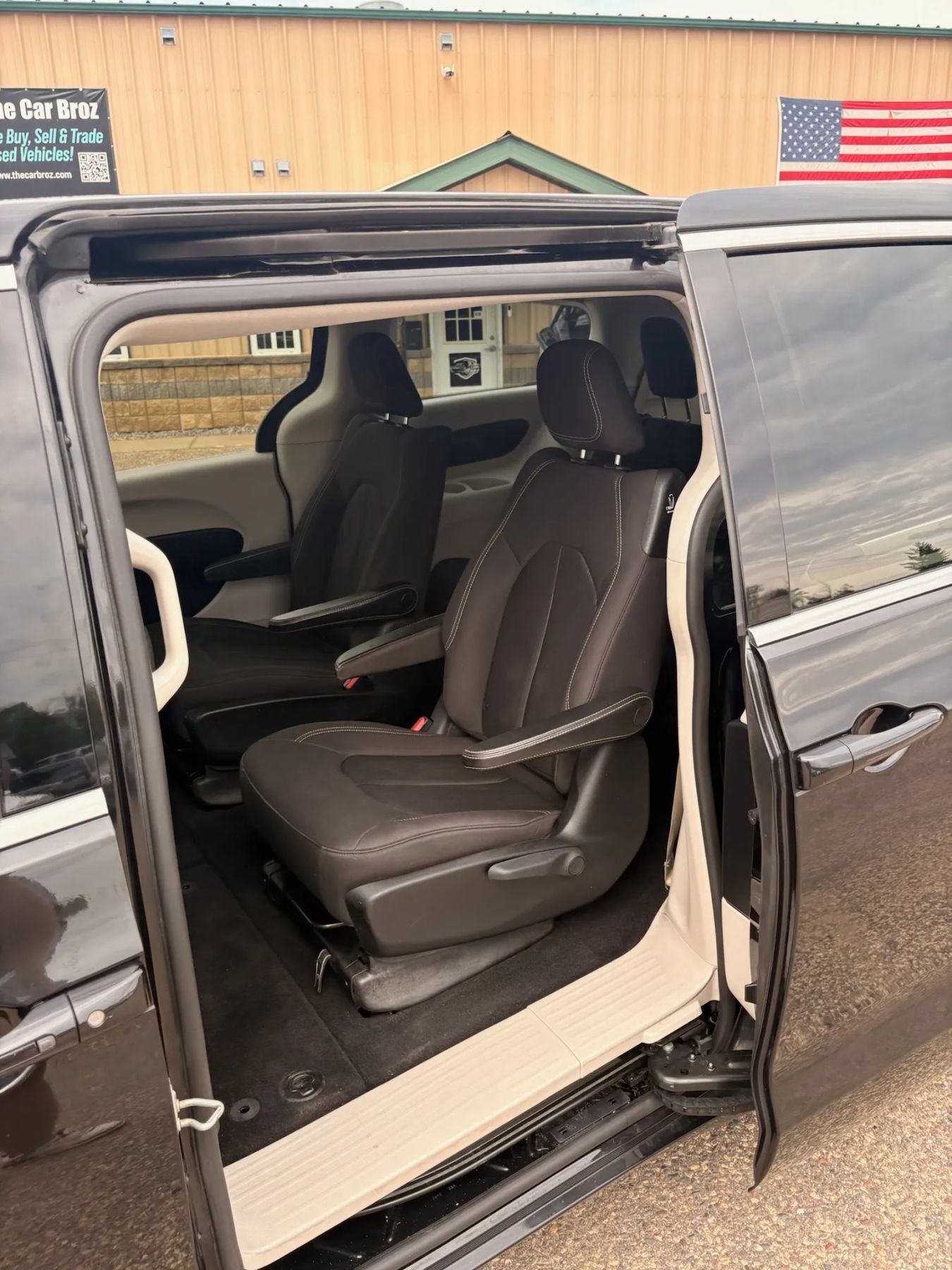 Used 2020 Chrysler Voyager LX w/ Cold Weather Group FWD image 26