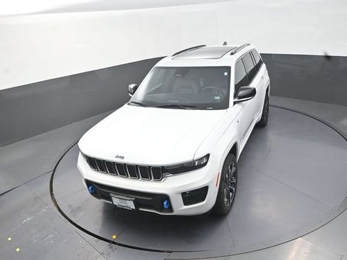 Used 2023 Jeep Grand Cherokee Overland AWD/4WD image 13