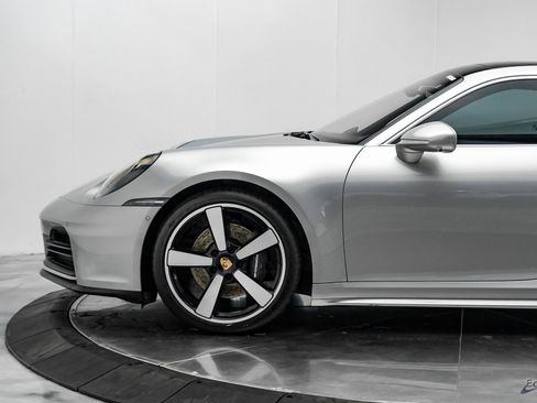 Used 2025 Porsche 911 Carrera image 8