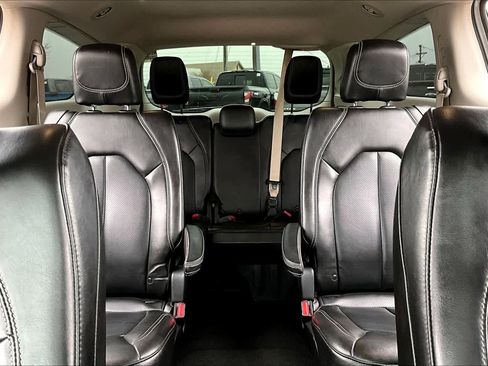 Used 2021 Chrysler Voyager Lxi image 34