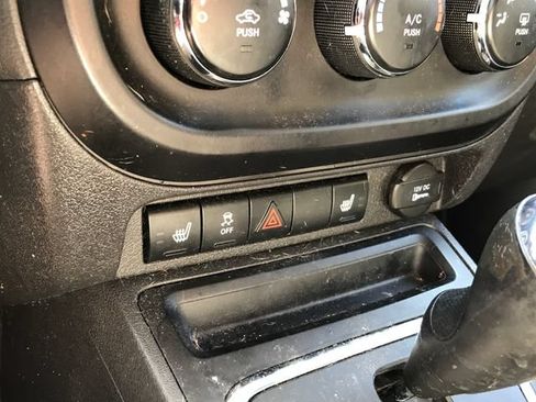 Used 2011 Jeep Compass Sport FWD image 6