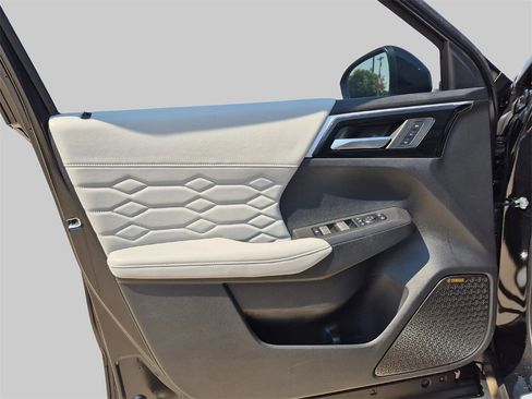 New 2025 Mitsubishi Outlander SEL image 21