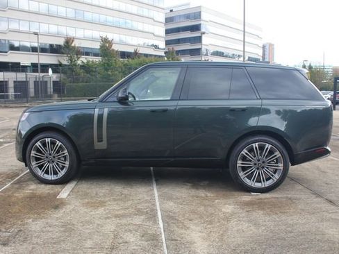 New 2025 Land Rover Range Rover SE image 6