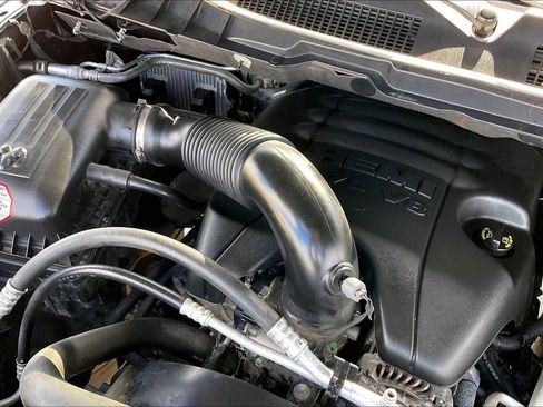 Used 2018 RAM 1500 Lone Star image 32