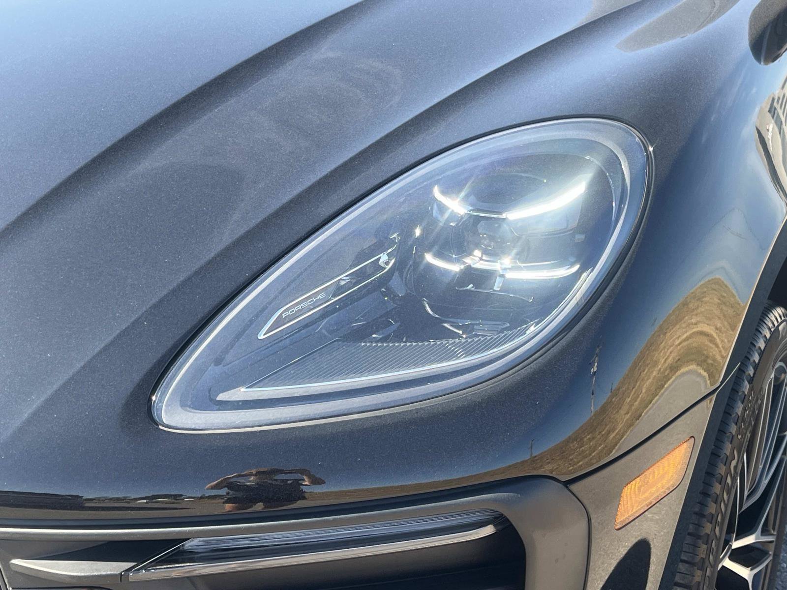 Used 2024 Porsche Macan AWD/4WD image 9