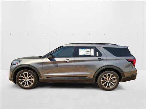 New 2025 Ford Explorer ST-Line image 5