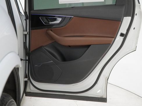 Used 2018 Audi Q7 3.0T Prestige w/ Prestige Package image 40