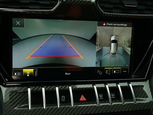 Used 2022 Lamborghini Urus image 17