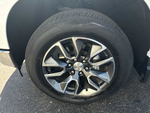 Certified 2024 Chevrolet Silverado 1500 LT image 33