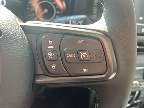 New 2025 Jeep Gladiator Sport image 39