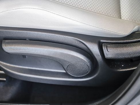 Used 2025 Kia Soul LX FWD image 25