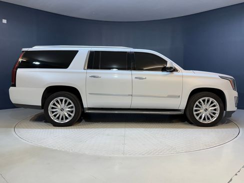 Used 2016 Cadillac Escalade ESV Luxury image 7