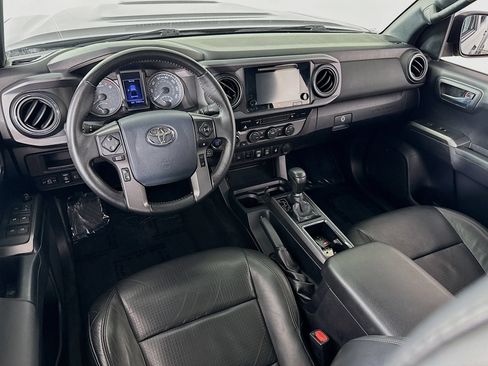 Used 2019 Toyota Tacoma TRD Sport AWD/4WD image 19