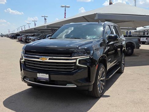 Used 2023 Chevrolet Tahoe LT w/ Luxury Package AWD/4WD image 3