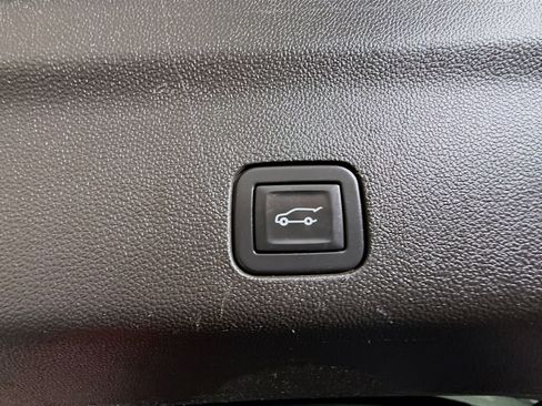 Used 2021 Chevrolet Tahoe Premier w/ Premium Package AWD/4WD image 43