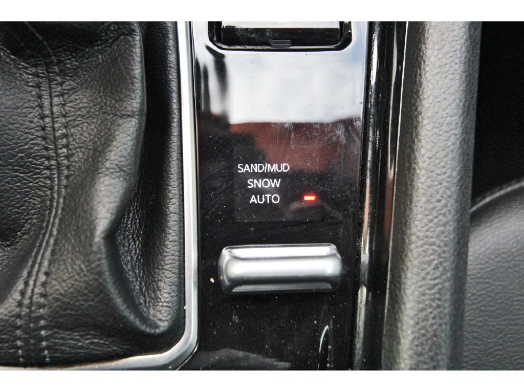 Used 2024 Jeep Compass Latitude w/ Altitude Special Edition AWD/4WD image 32