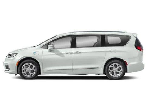Used 2022 Chrysler Pacifica Touring-L image 2