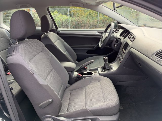 Used 2015 Volkswagen Golf Launch Edition FWD image 9