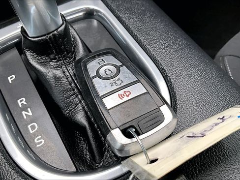 Used 2022 Ford Mustang Coupe RWD image 15