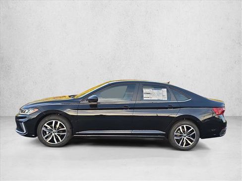 Used 2026 Volkswagen Jetta SE FWD image 6