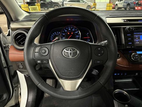 Used 2015 Toyota RAV4 Limited image 18