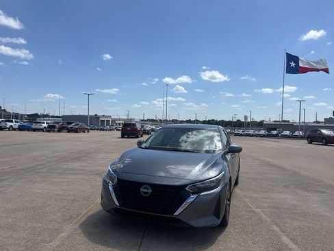 Used 2024 Nissan Sentra SV w/ SV Premium Package FWD image 6