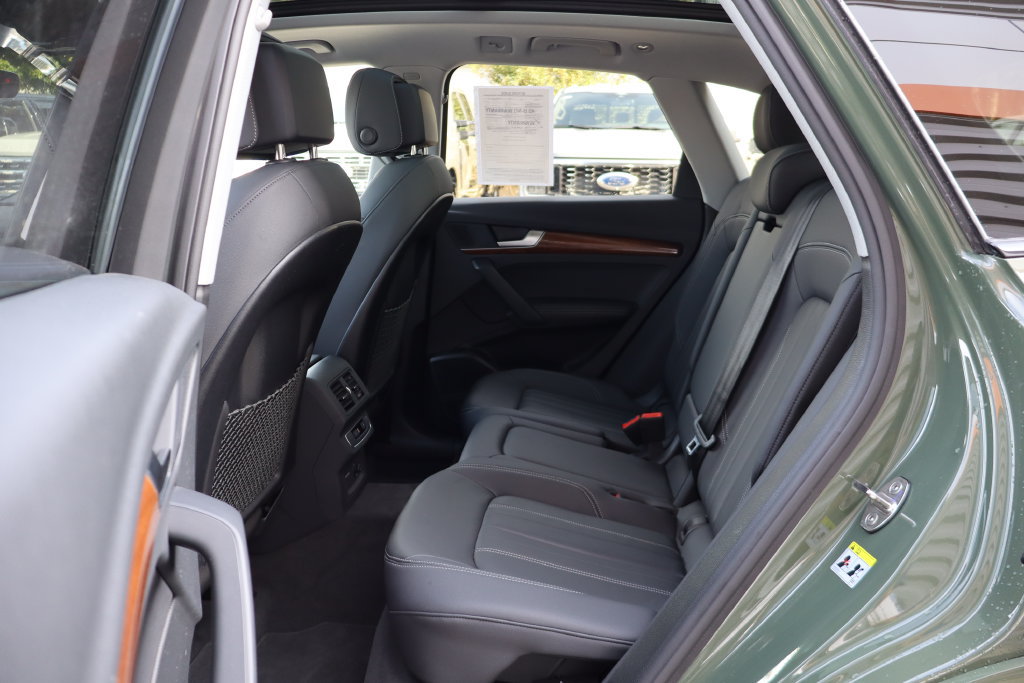 Used 2024 Audi Q5 2.0T Premium Plus w/ Premium Plus Package AWD/4WD image 10