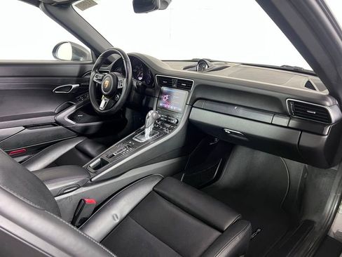Certified 2019 Porsche 911 Targa 4 GTS AWD/4WD image 18