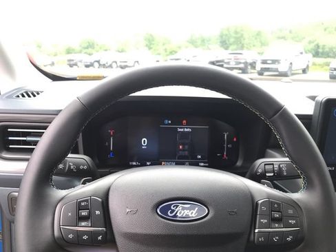 Certified 2025 Ford Maverick Lobo AWD/4WD image 20