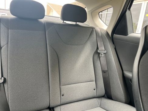 Used 2025 Kia K4 LXS image 36