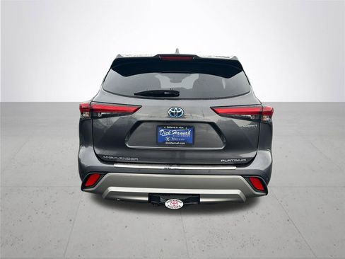 Used 2022 Toyota Highlander Platinum image 8