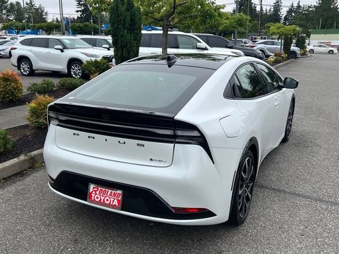 Certified 2025 Toyota Prius Plug-In Hybrid FWD image 7