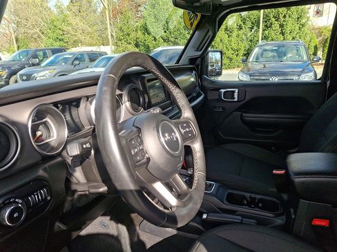 Used 2021 Jeep Wrangler Sport S image 24