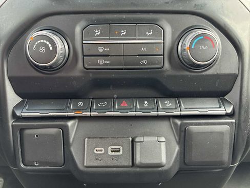 Used 2020 Chevrolet Silverado 1500 RST w/ Z71 Off-Road Package AWD/4WD image 16