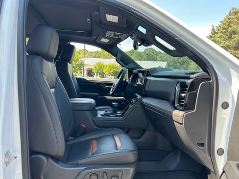 Used 2025 GMC Sierra 1500 AT4 w/ AT4 Premium Package AWD/4WD image 57
