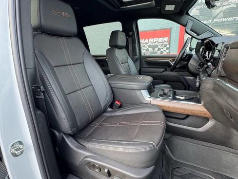 Used 2024 Chevrolet Silverado 3500 High Country w/ Technology Package image 17