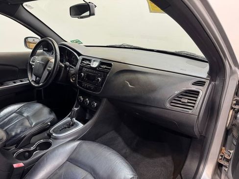 Used 2014 Chrysler 200 Limited image 23
