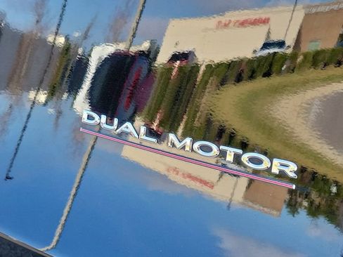 Used 2022 Tesla Model Y Performance image 5