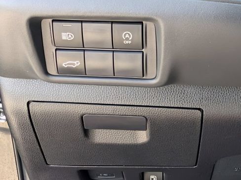Used 2023 Toyota Highlander XLE AWD/4WD image 22