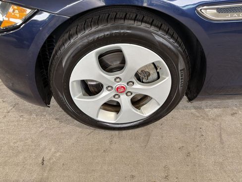 Used 2018 Jaguar XE RWD image 10
