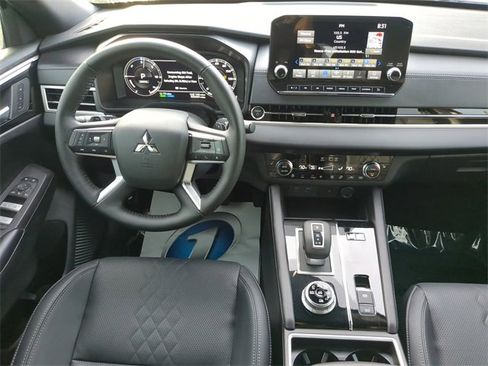 New 2025 Mitsubishi Outlander SEL Black Edition image 17