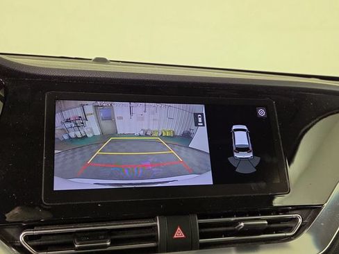 Used 2020 Kia Niro EX Premium FWD image 18