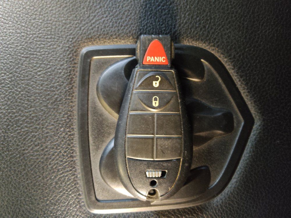 Used 2022 RAM 1500 Classic SLT w/ Electronics Group AWD/4WD image 32