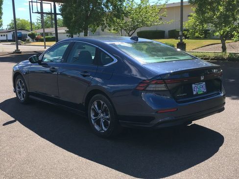 Used 2023 Honda Accord EX image 4