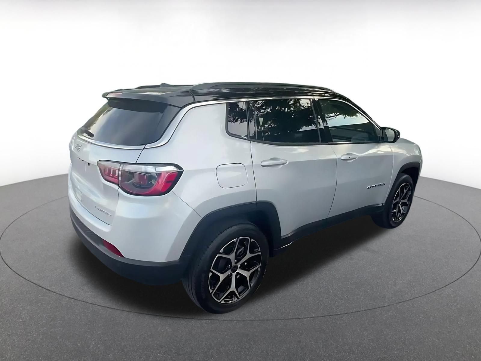Used 2025 Jeep Compass Limited AWD/4WD image 14